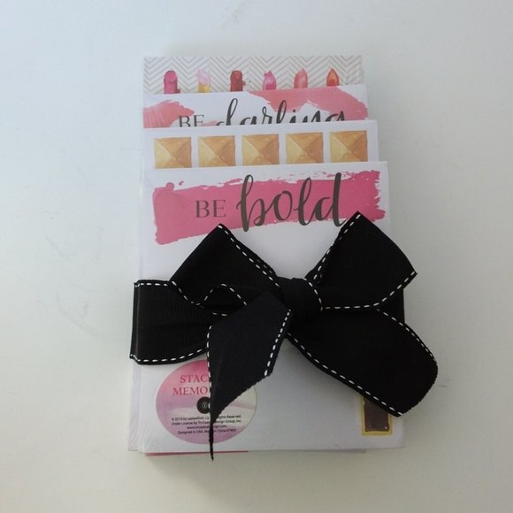 Tri-Coastal Design White 4 Stacked Memo Pads - Picture 5 of 7